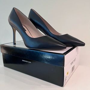 Nine West Emmala Pumps Size 9 Navy Blue